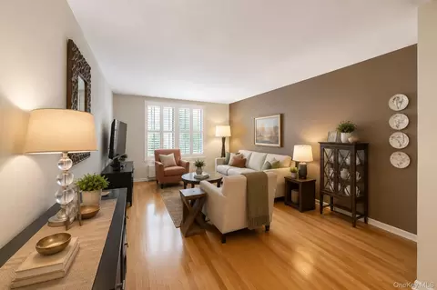 2260 Benson Ave #1B, Brooklyn, NY 11214