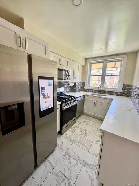 4218 Bruner Ave, New York, NY 10466