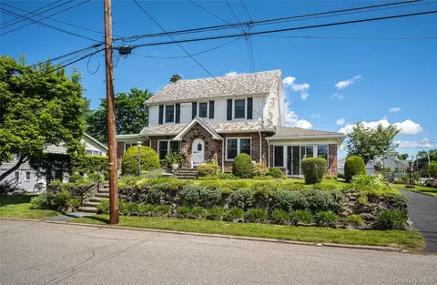 730 Hoover Ave, Peekskill, NY 10566