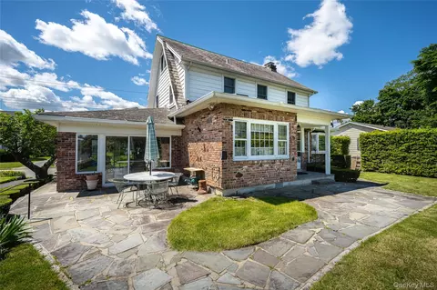 Exterior - 730 Hoover Ave, Peekskill, NY 10566 photo 3 of 8