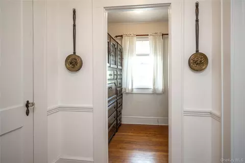 Entry Way - 730 Hoover Ave, Peekskill, NY 10566 photo 1 of 2
