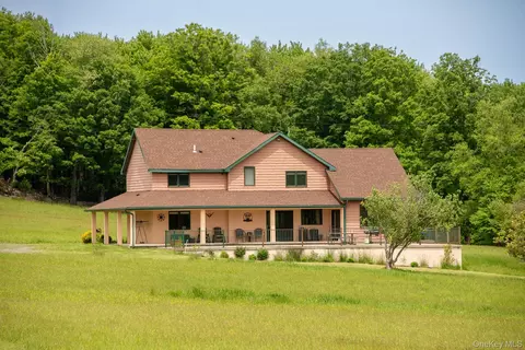 240 B Mountaindale Rd, Greenfield Park, NY 12435