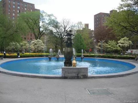 1469 West Ave #1F, New York, NY 10462