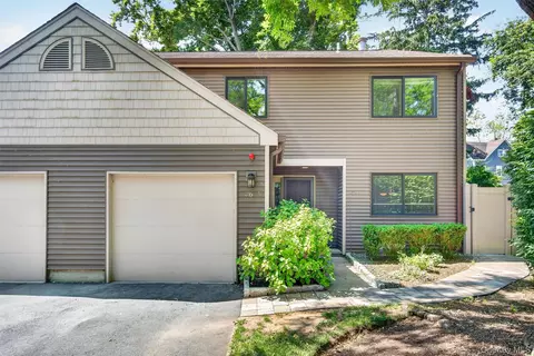 6 Old Lake Rd, Clarkstown, NY 10920