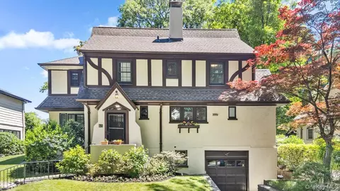 65 Wildwood Rd, New Rochelle, NY 10804
