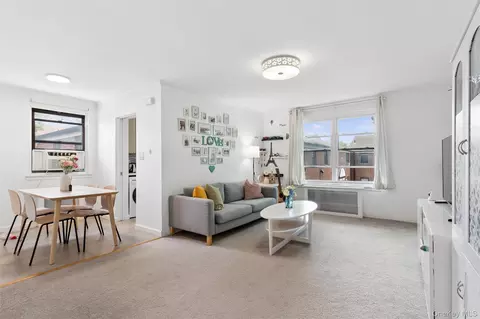 196-56 69th Ave #2, Fresh Meadows, NY 11365