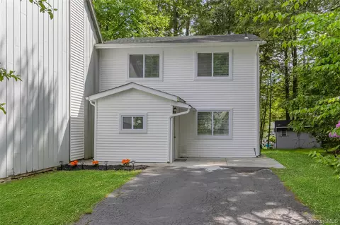 34 Elizabeth Way, Thompson, NY 12751