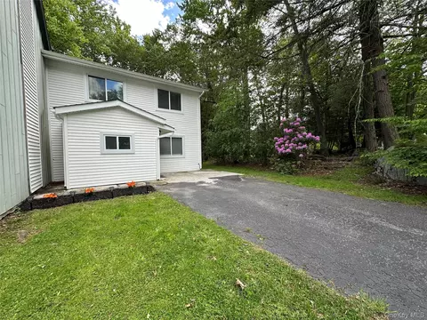 34 Elizabeth Way, Thompson, NY 12751