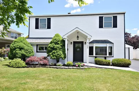 4195 Florence Rd, Bethpage, NY 11714
