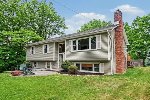101 Dutch St, Cortlandt, NY 10548