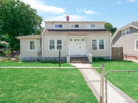 72 Pleasant Ave, Roosevelt, NY 11575