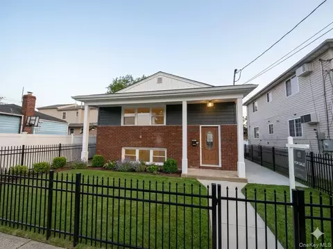 22536 111th Ave, New York, NY 11429