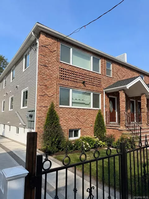 1724 New Haven Ave, Far Rockaway, NY 11691