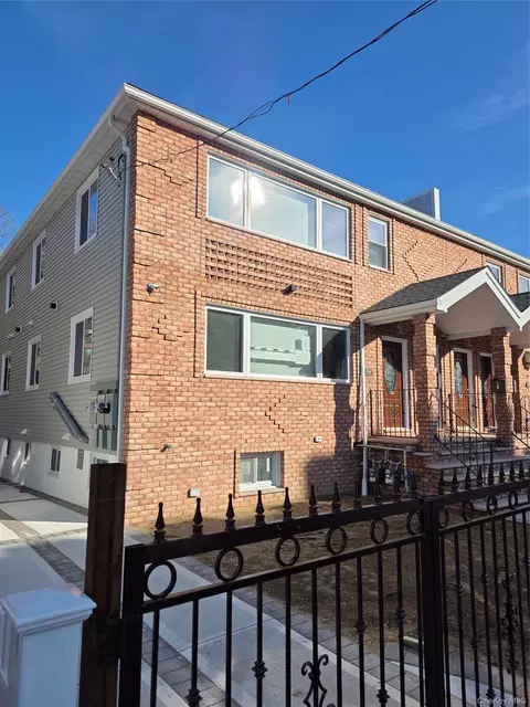 1724 New Haven Ave, Far Rockaway, NY 11691
