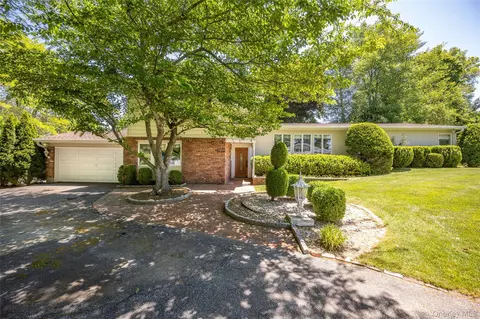 12 Lark Ave, White Plains, NY 10607