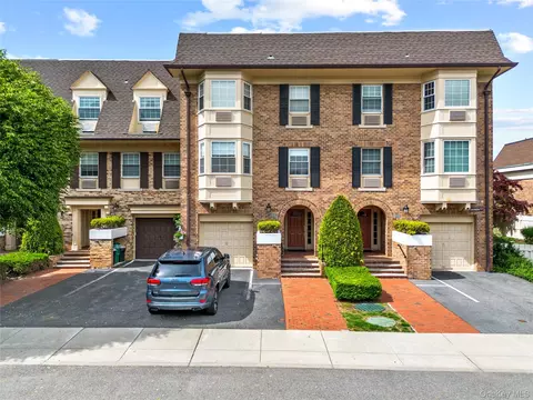 207-23 Darren Dr #2ND, Bayside, NY 11360