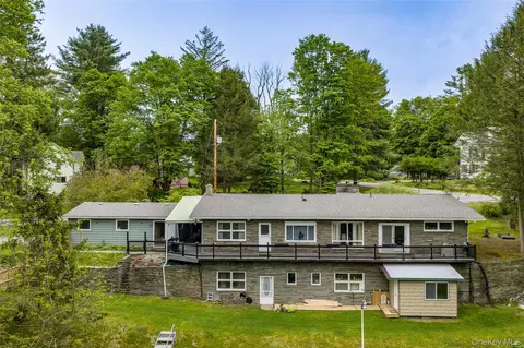 413 Pennsylvania Ave, Hancock, NY 13783