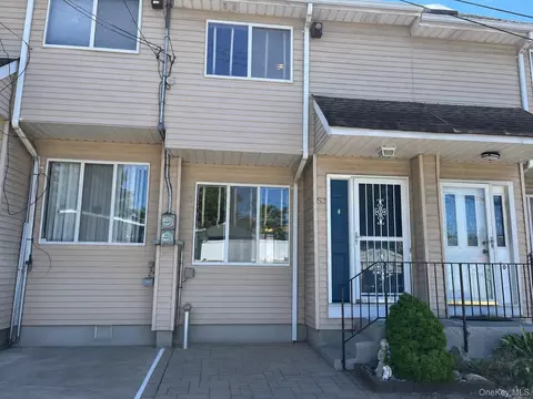 52 Houston Ln, Staten Island, NY 10302