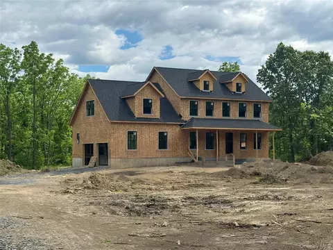 59 Kings Hill Rd, Walden, NY 12586