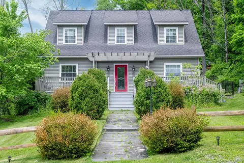 580 Oak Summit Rd, Washington, NY 12545