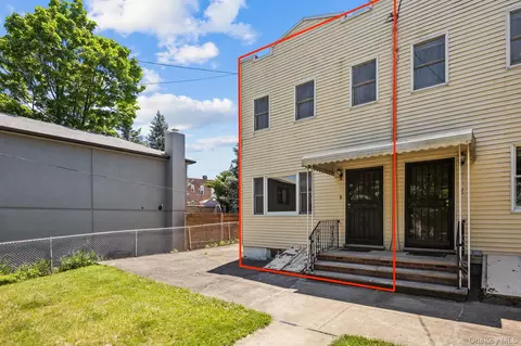 6114 56th Dr, New York, NY 11378