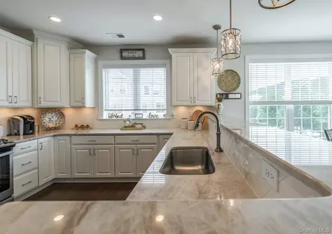 Kitchen - 835 Regency Dr, Fishkill, NY 12524 photo 2 of 8