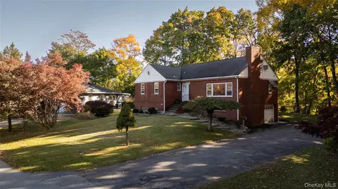 13 Osborne Rd, Poughkeepsie, NY 12601