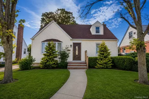 85 Todd Rd, Valley Stream, NY 11580