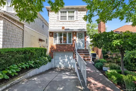 30-36 154th St, Flushing, NY 11354