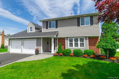 1957 Jackson Ave, West Islip, NY 11795