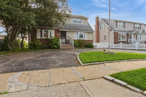 91 Grant Dr E, Valley Stream, NY 11580