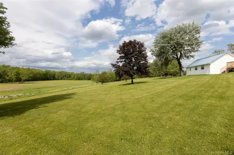 Exterior - 4 Low Rd, Shawangunk, NY 12589 photo 9 of 11