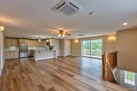Living - 4 Low Rd, Shawangunk, NY 12589 photo 2 of 3