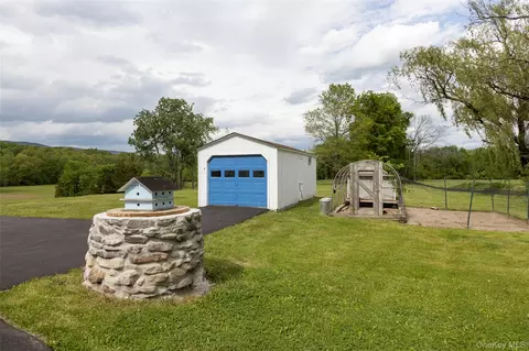 Exterior - 4 Low Rd, Shawangunk, NY 12589 photo 10 of 11