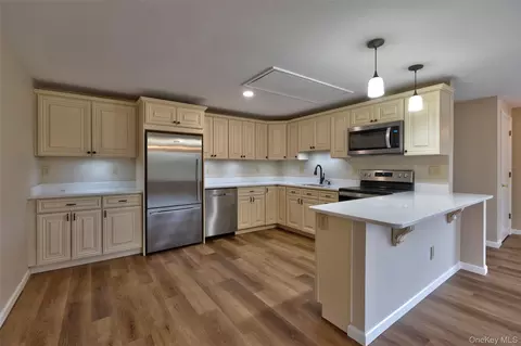Kitchen - 4 Low Rd, Shawangunk, NY 12589 photo 4 of 4