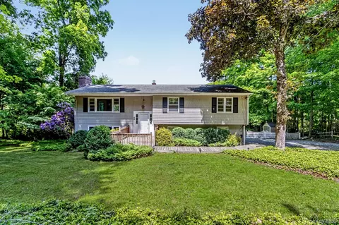 58 Gilbert St, Lewisboro, NY 10590