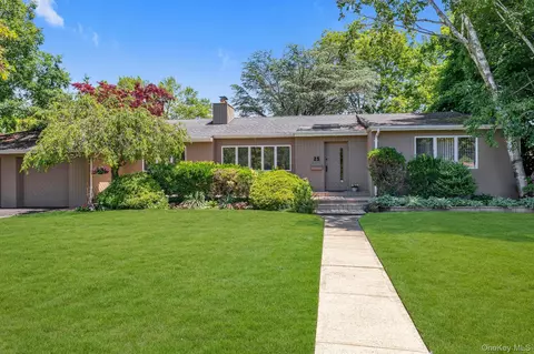 25 Linden Ln, Merrick, NY 11566