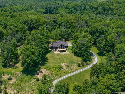 120 Rochester Center Rd, Rochester, NY 12404