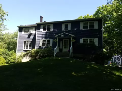 228 W Mombasha Rd, Monroe, NY 10950