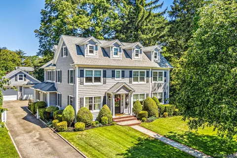 133 Chestnut St, Garden City, NY 11530