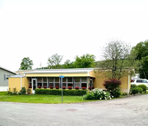 301 3rd Ave, Middletown, NY 10941 photo 2