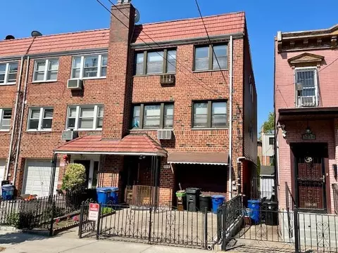 32-16 56th St, New York, NY 11377