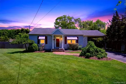 203 Lyman Rd, Patchogue, NY 11772