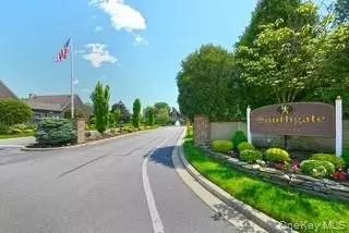161 Southgate Dr, Massapequa Park, NY 11762