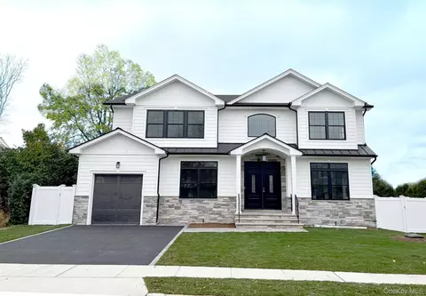 1750 Henry Rd, Merrick, NY 11566