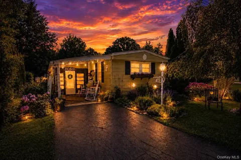 30 Tally-ho Dr, Dover, NY 12522
