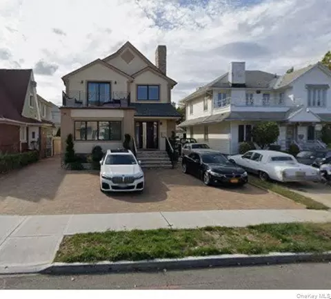 262 W End Ave, Brooklyn, NY 11235