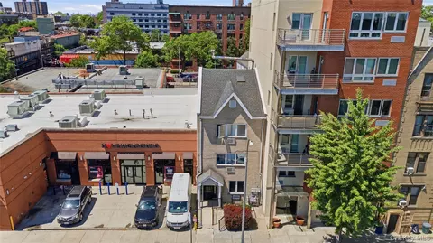 2011 Colonial Ave, New York, NY 10461