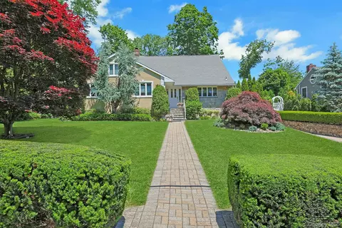 21 Soundview Dr, Eastchester, NY 10709