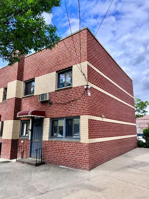 10339 91st St, New York, NY 11417